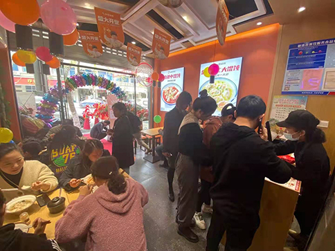 餛飩店開(kāi)在這些位置，賺翻了