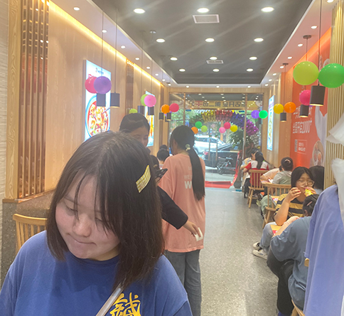 熱烈祝賀湖北黃石如意餛飩大冶實(shí)驗(yàn)中學(xué)店盛大開業(yè)！